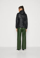 Cargue la imagen en el visor de la Galería,Chaqueta corta K·WAY