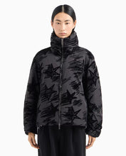 Cargue la imagen en el visor de la Galería,Chaqueta acolchada estrellas Emporio Armani