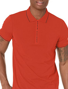 Polo Armani con logo en la cremallera